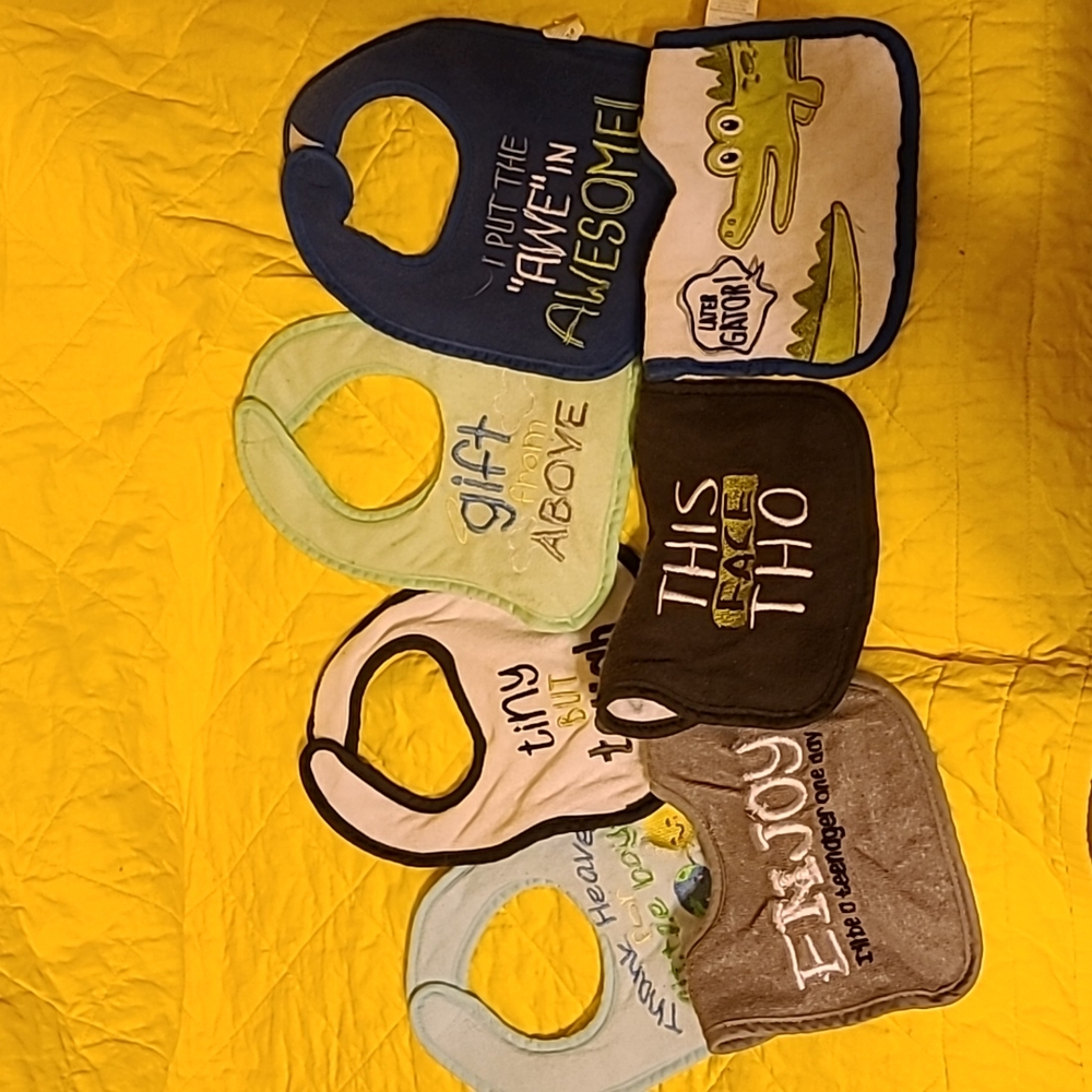 Lot of 7 Bibs for Infants